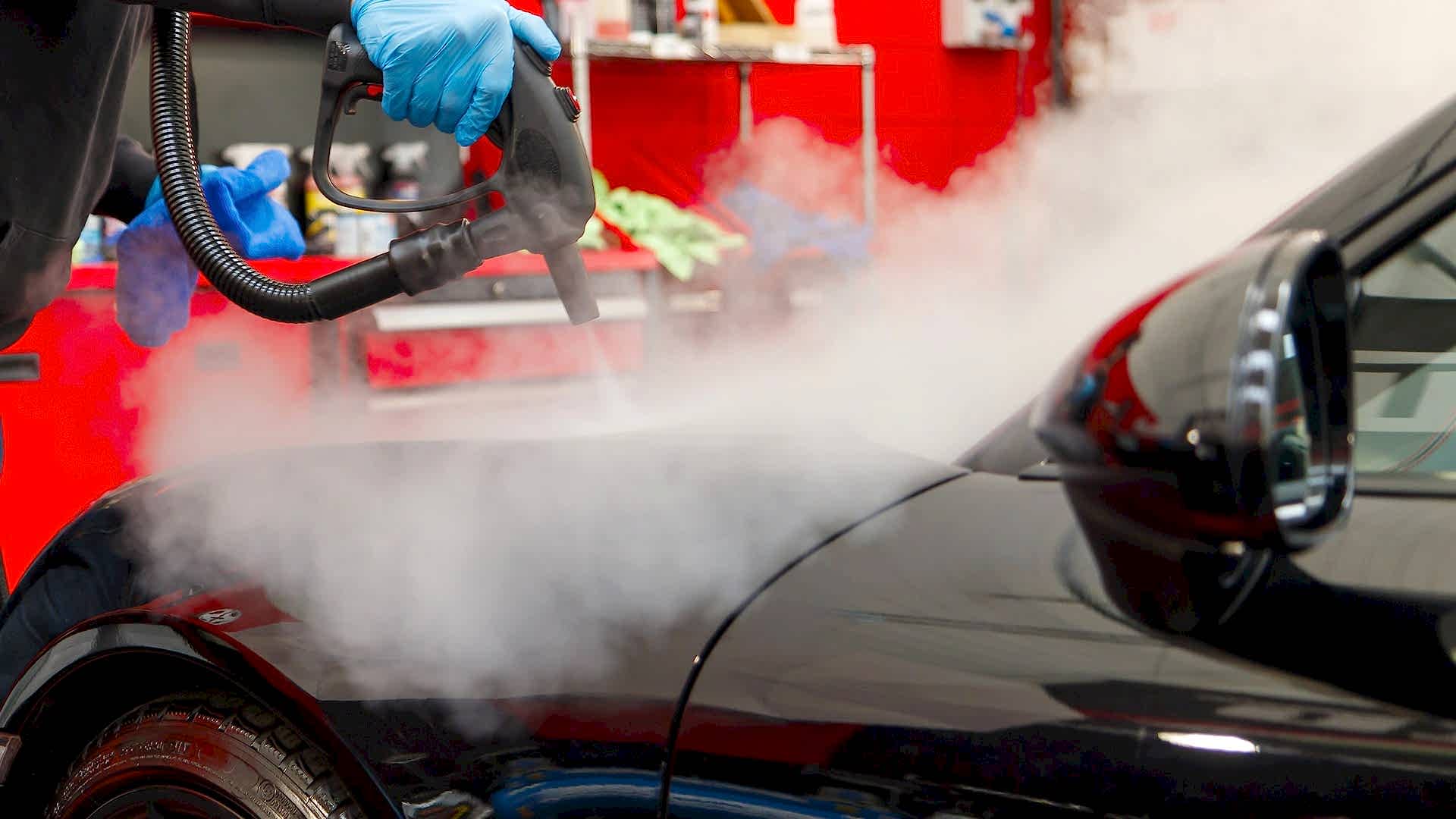 lavaggio carrozzeria auto a vapore