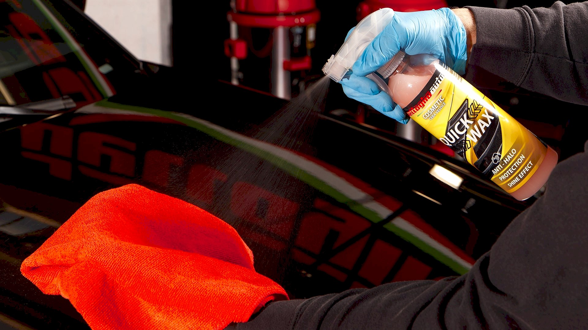 applicazione della nostra cera per esterni per vendita di auto usate