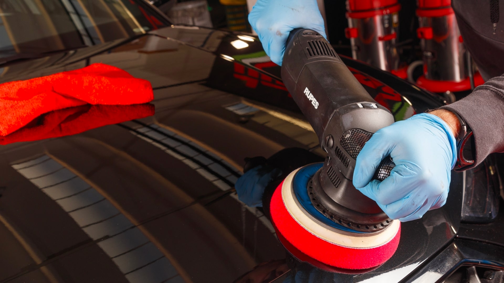 Servizio di lucidatura per vendita di auto usate