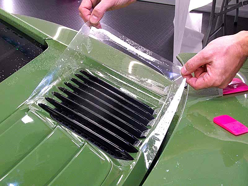Applicazione pellicola protettiva auto su Porsche