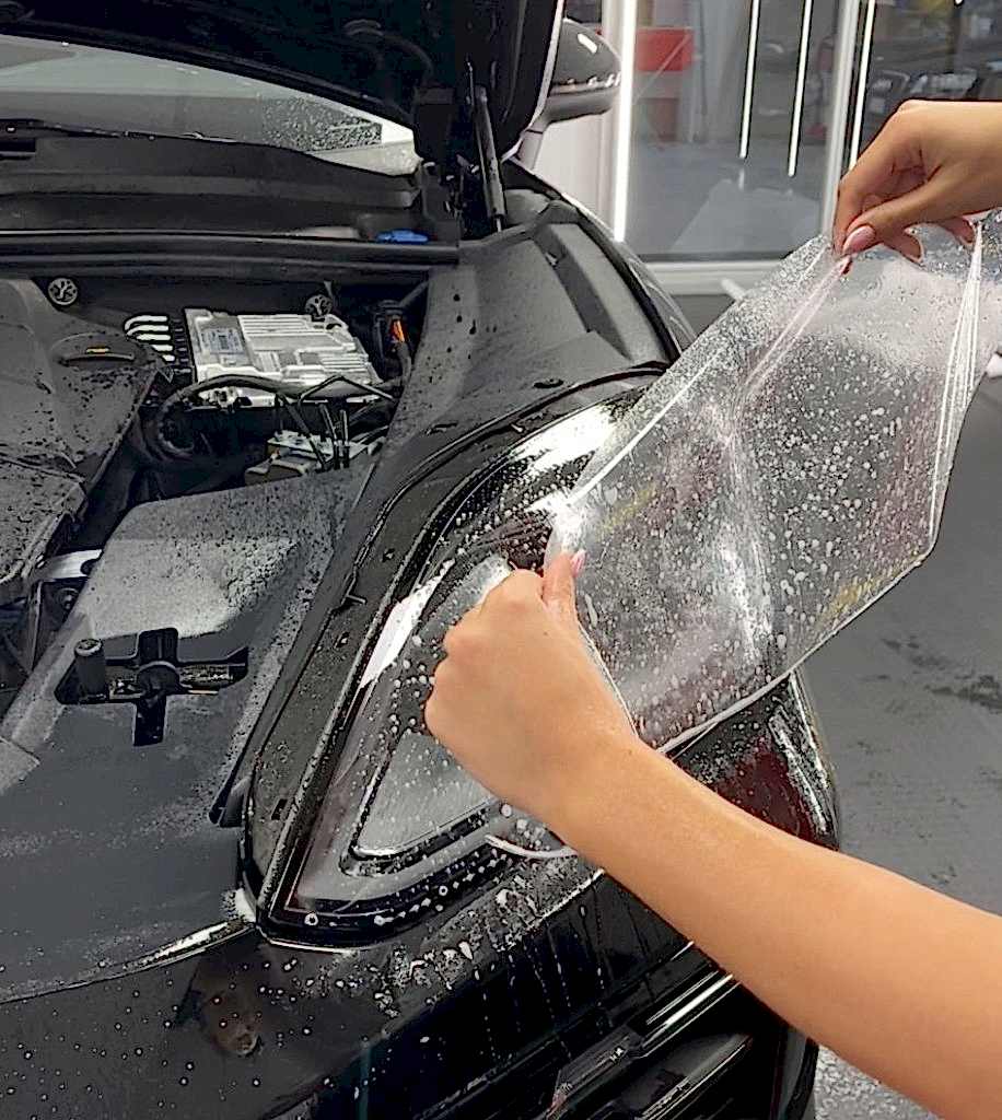 pretagliato della pellicola protettiva auto per fari auto
